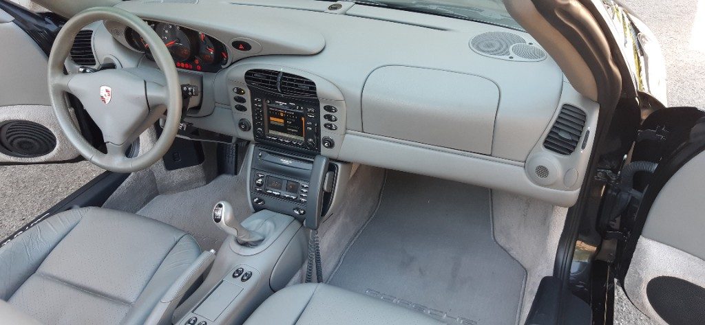 PORSCHE 996 CABRIO - CARRERA 4 - 47