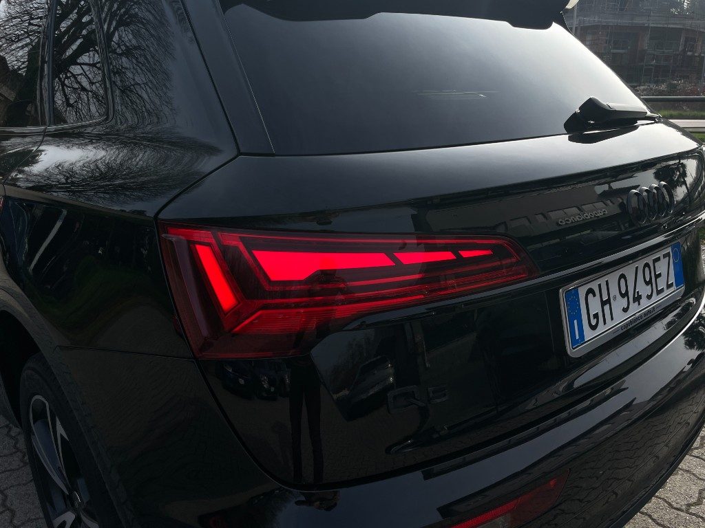 AUDI Q5 40 TDI 204 CV quattro S tronic S line +TETTO APRIB - 9