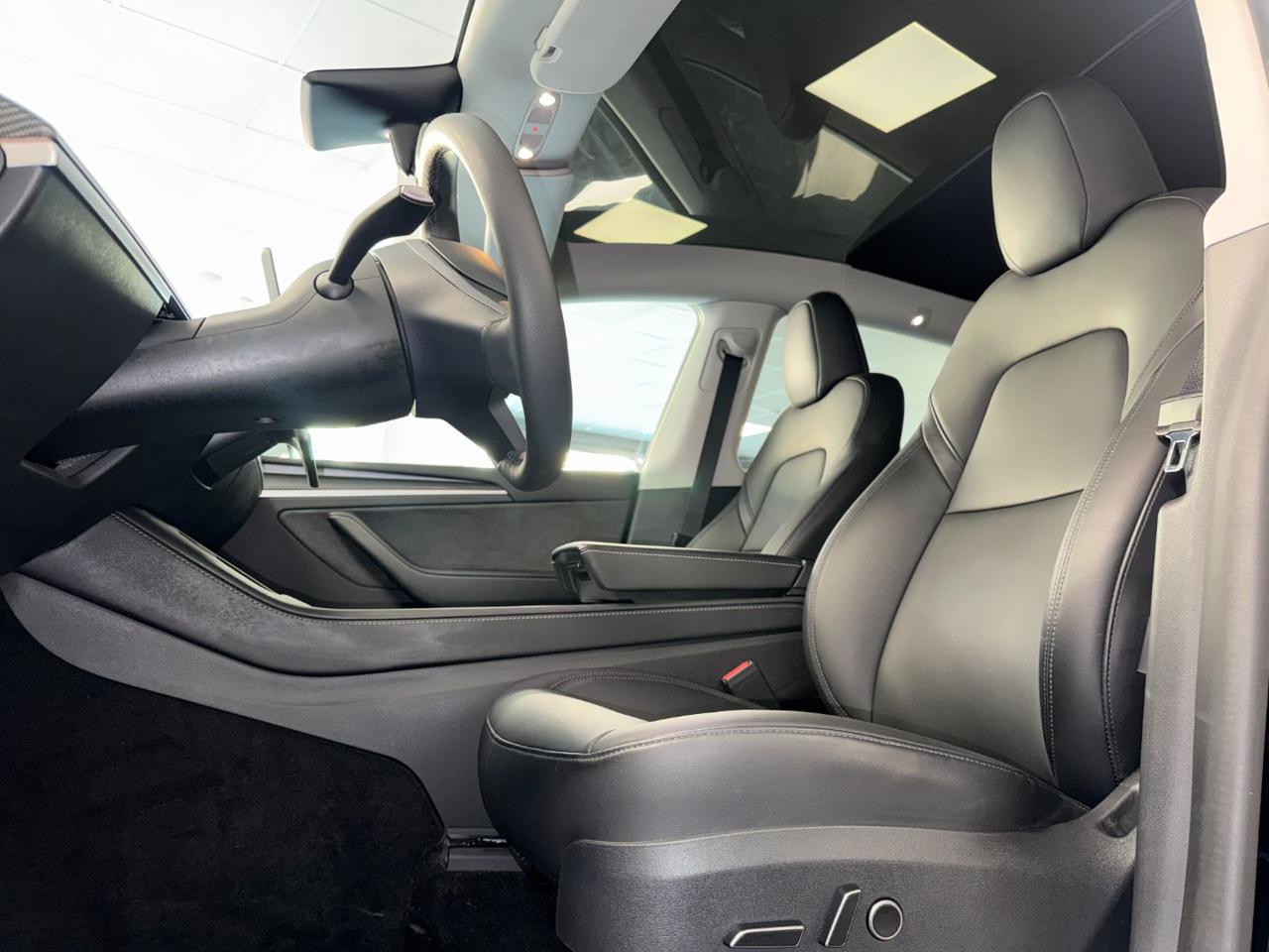 Tesla Model Y Long Range AWD 2024 - foto 2