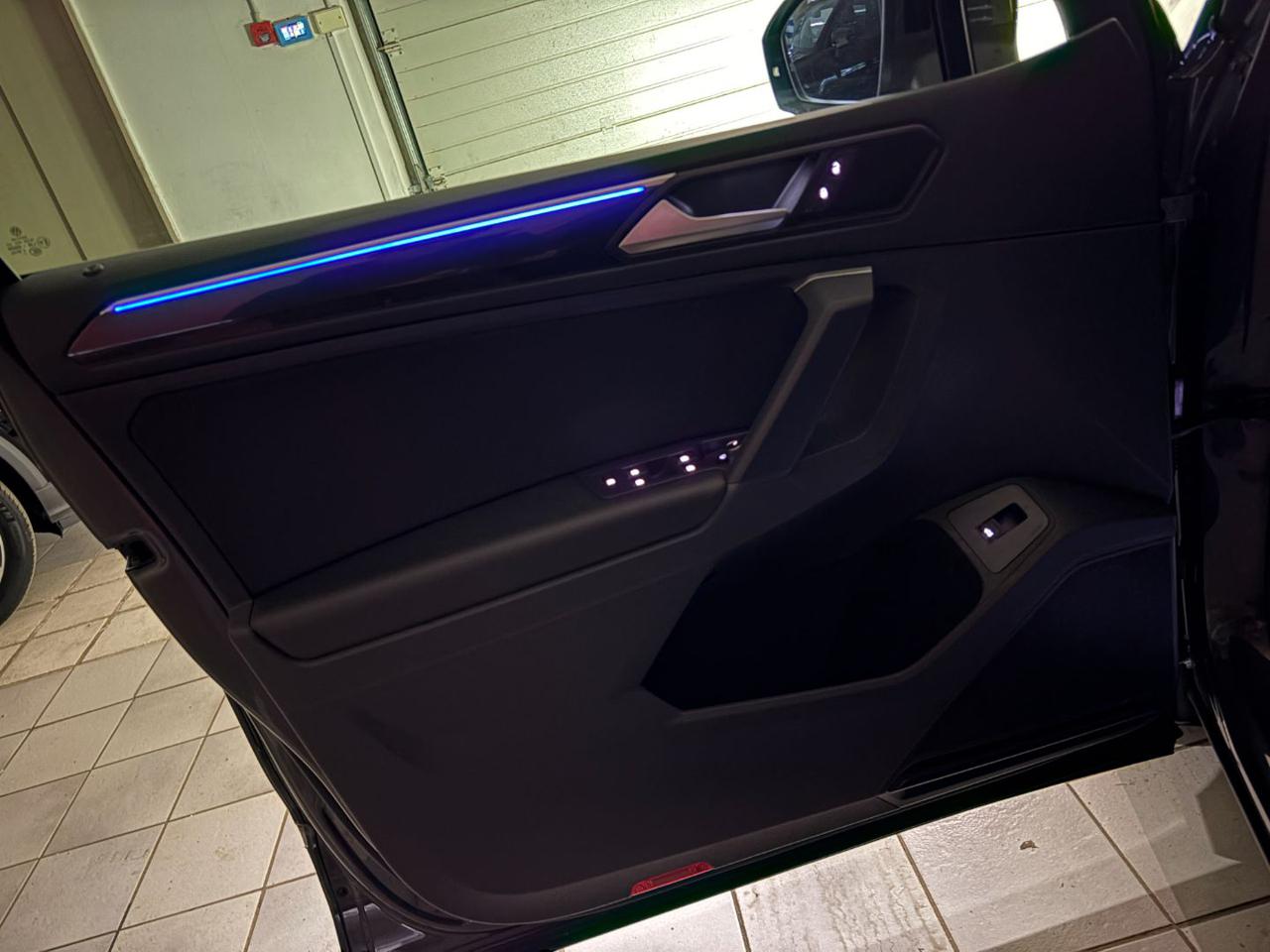 VOLKSWAGEN Tiguan 2.0 TDI 150 CV SCR DSG Elegance VIRTUAL - 18