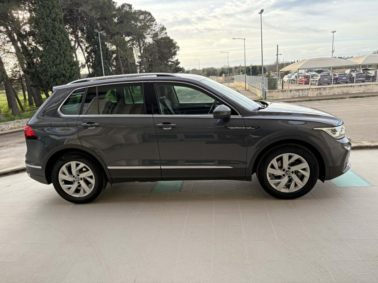 VOLKSWAGEN Tiguan 2.0 TDI 150 CV SCR DSG Elegance VIRTUAL - 4