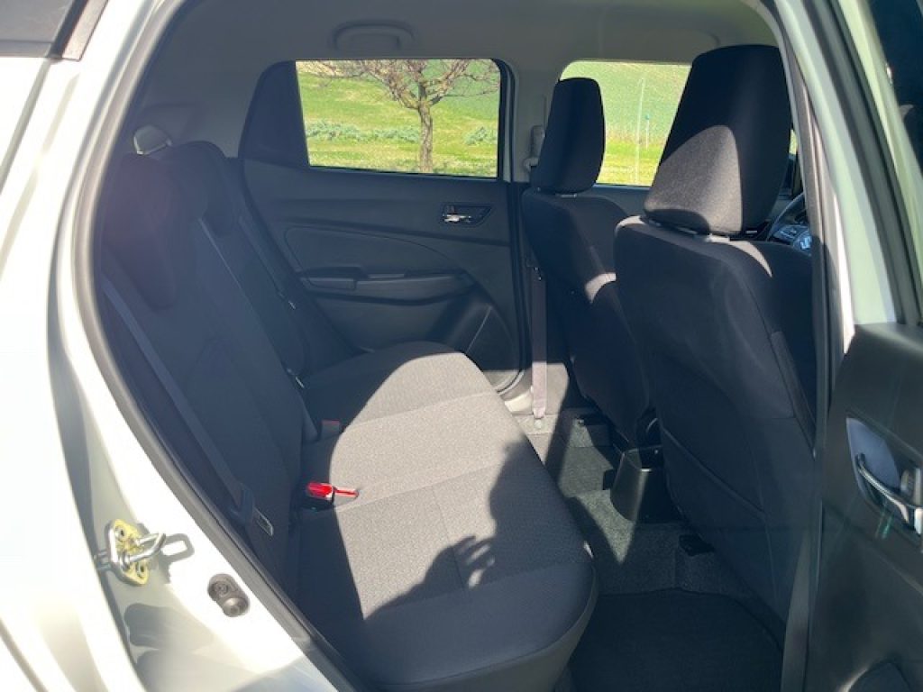 SUZUKI Swift 1.2 Hybrid Top - 24