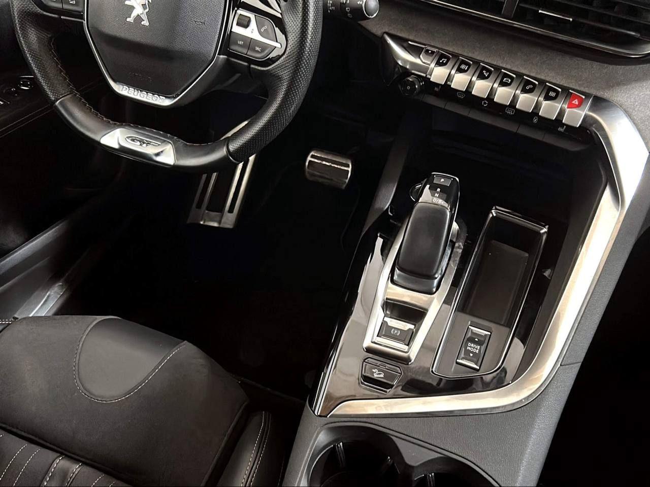 PEUGEOT 3008 Hybrid4 300 e-EAT8 GT Pack - 28