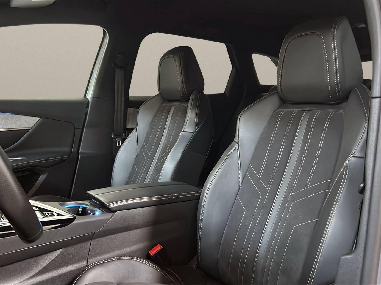 PEUGEOT 3008 Hybrid4 300 e-EAT8 GT Pack - 10