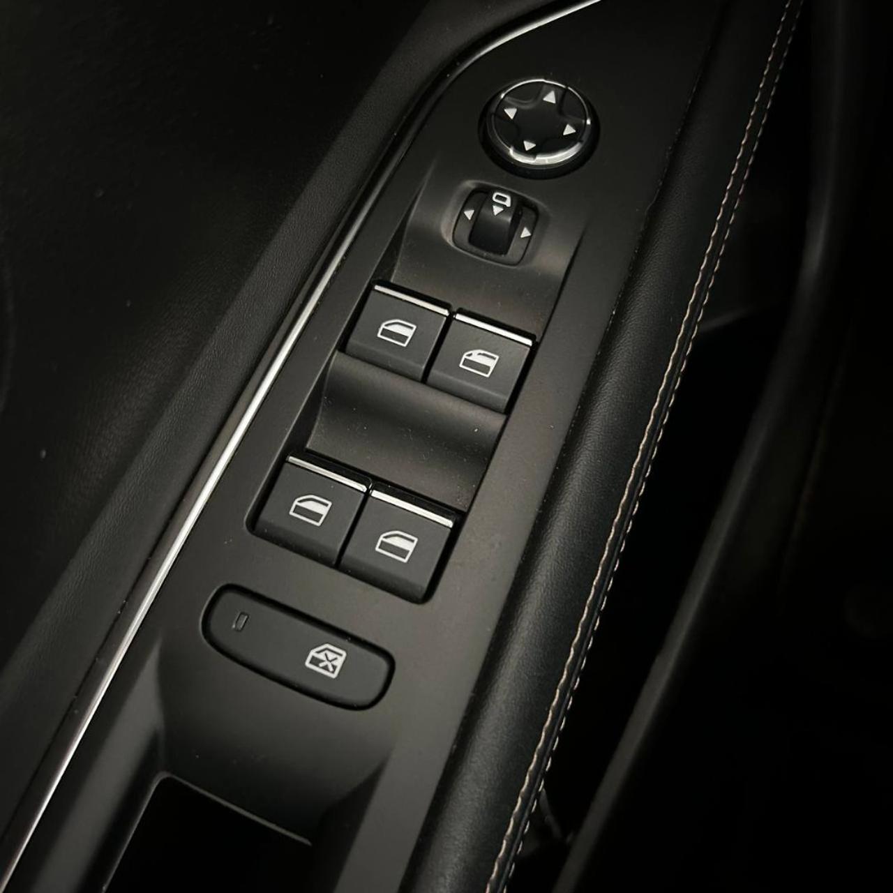 PEUGEOT 3008 Hybrid4 300 e-EAT8 GT Pack - 34
