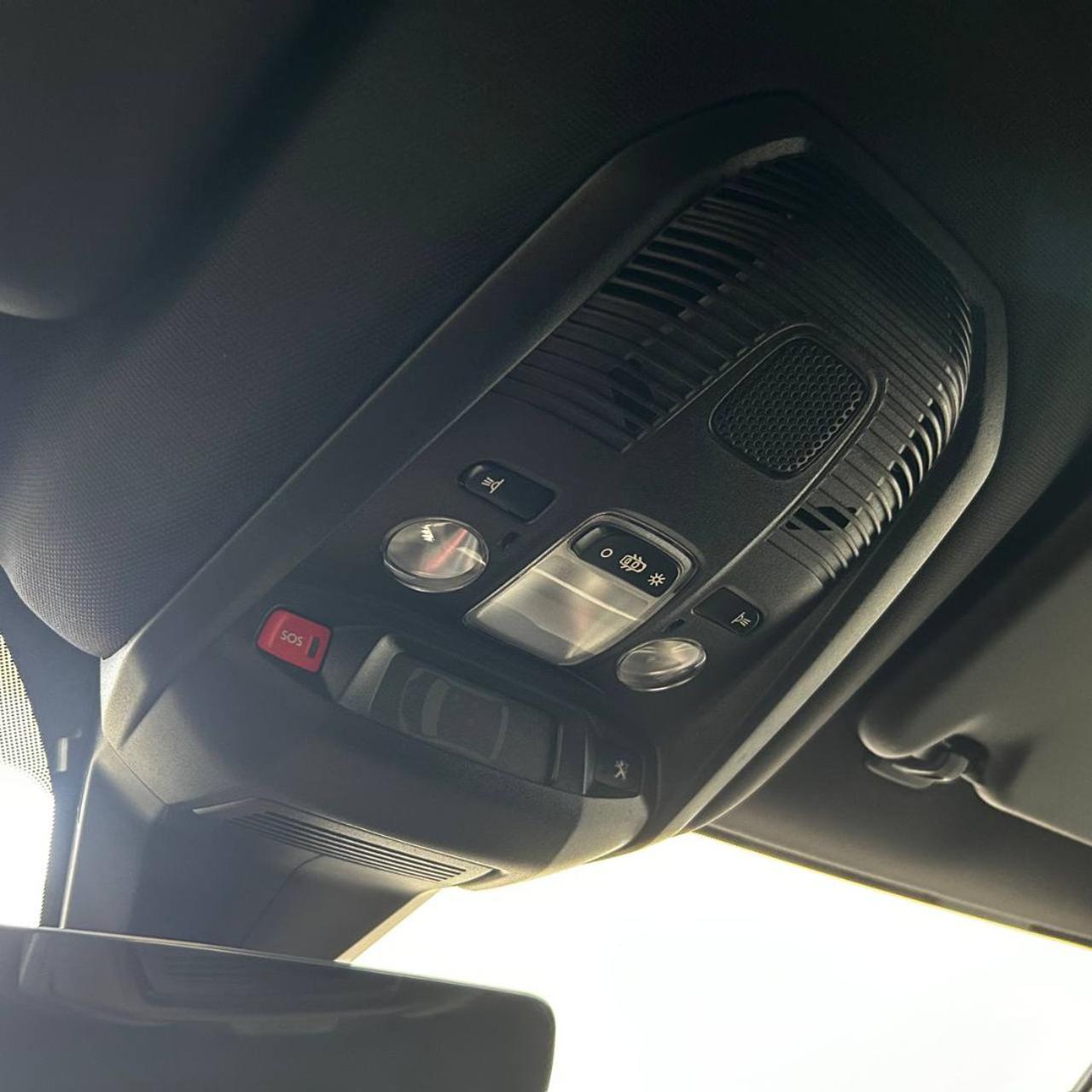 PEUGEOT 3008 Hybrid4 300 e-EAT8 GT Pack - 32