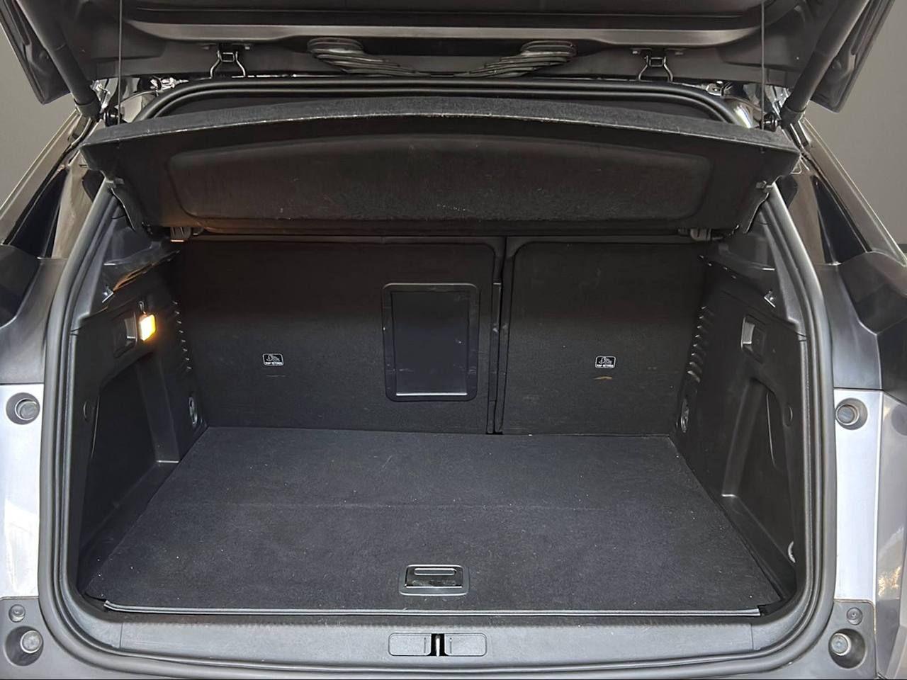 PEUGEOT 3008 Hybrid4 300 e-EAT8 GT Pack - 7