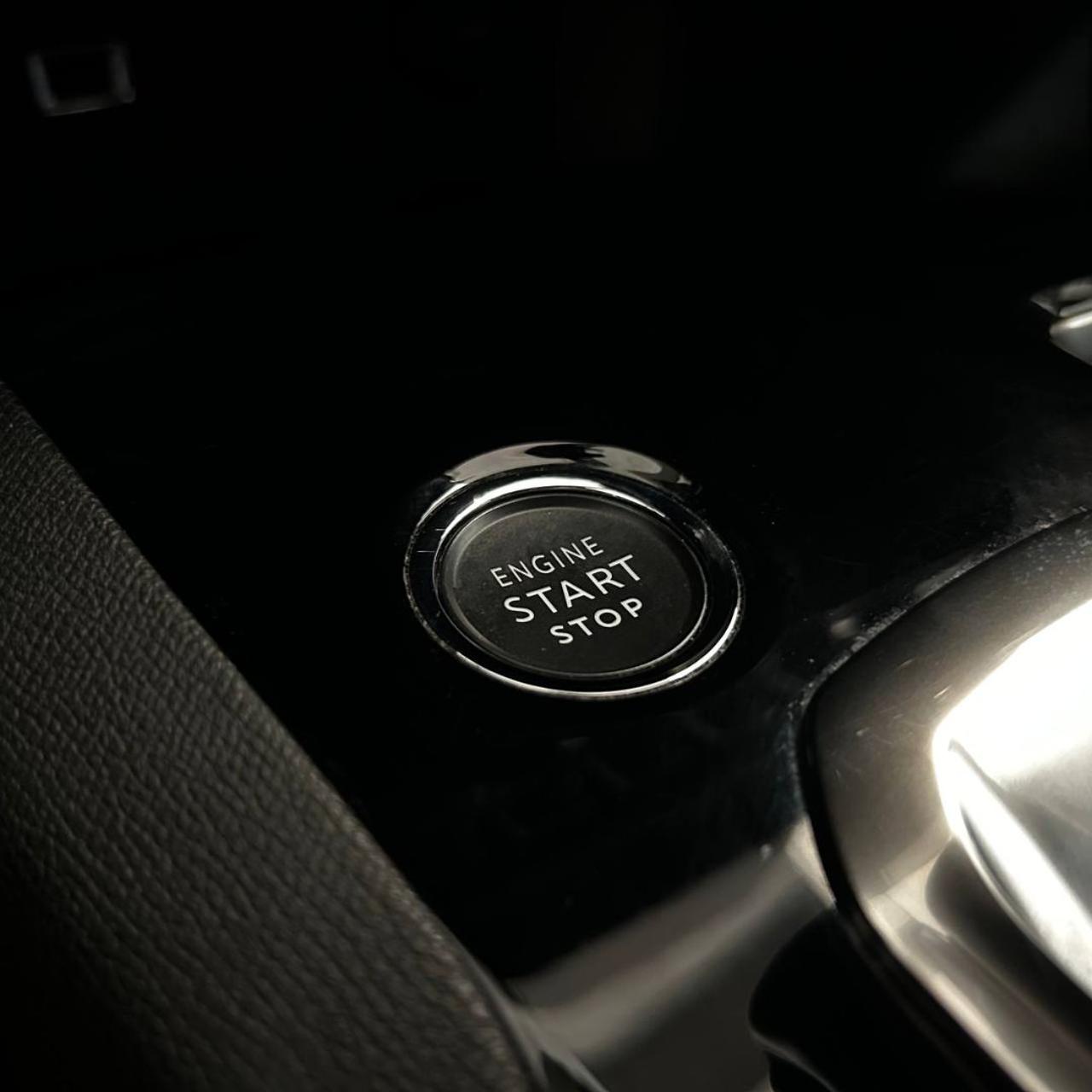 PEUGEOT 3008 Hybrid4 300 e-EAT8 GT Pack - 31