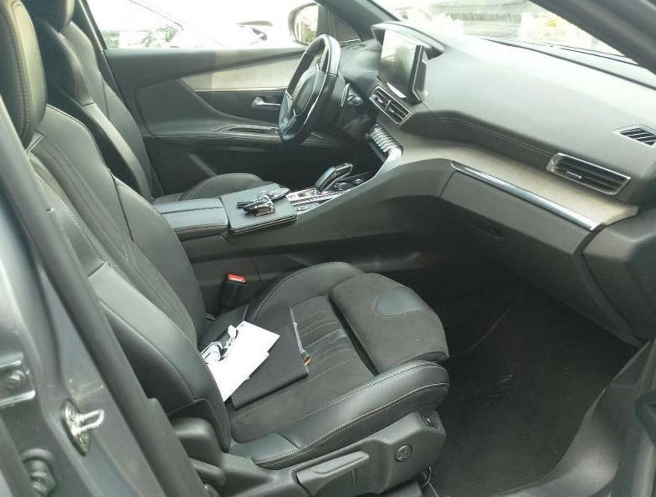 PEUGEOT 3008 Hybrid4 300 e-EAT8 GT Pack - 6