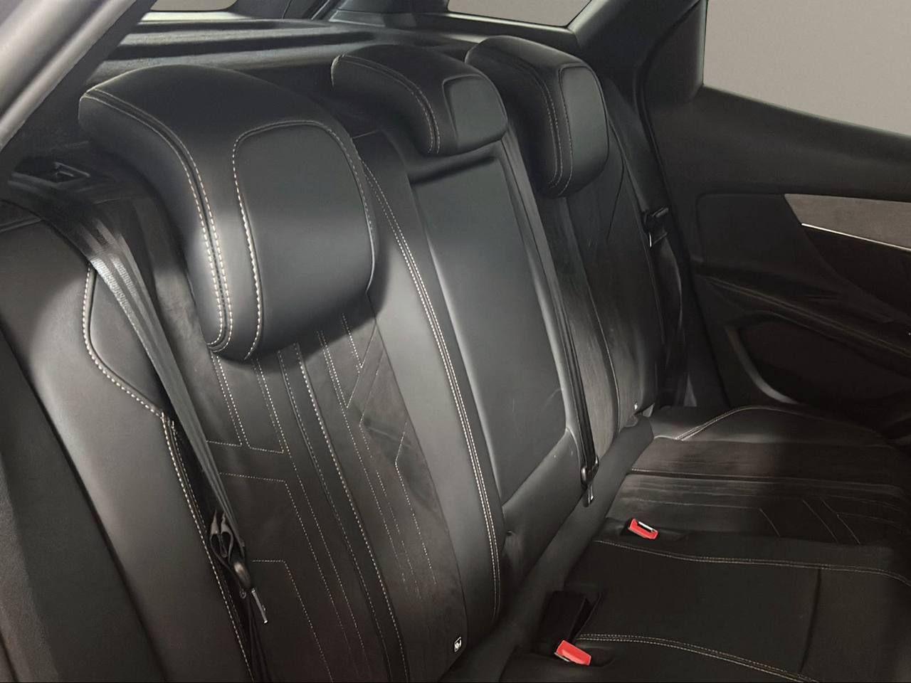 PEUGEOT 3008 Hybrid4 300 e-EAT8 GT Pack - 13