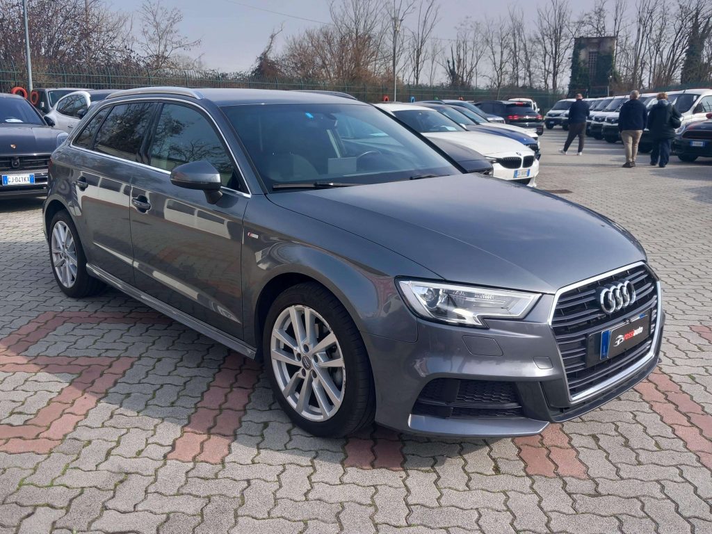 AUDI A3 SPORTBACK 5p 1.6 tdi Ambiente 110cv auto - 3