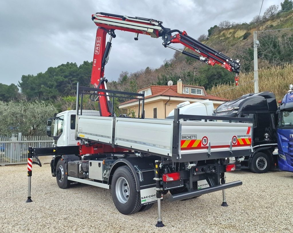 IVECO EUROCARGO 180E32 K NUOVO GRU da 23 m + RIBALTABILE - 2