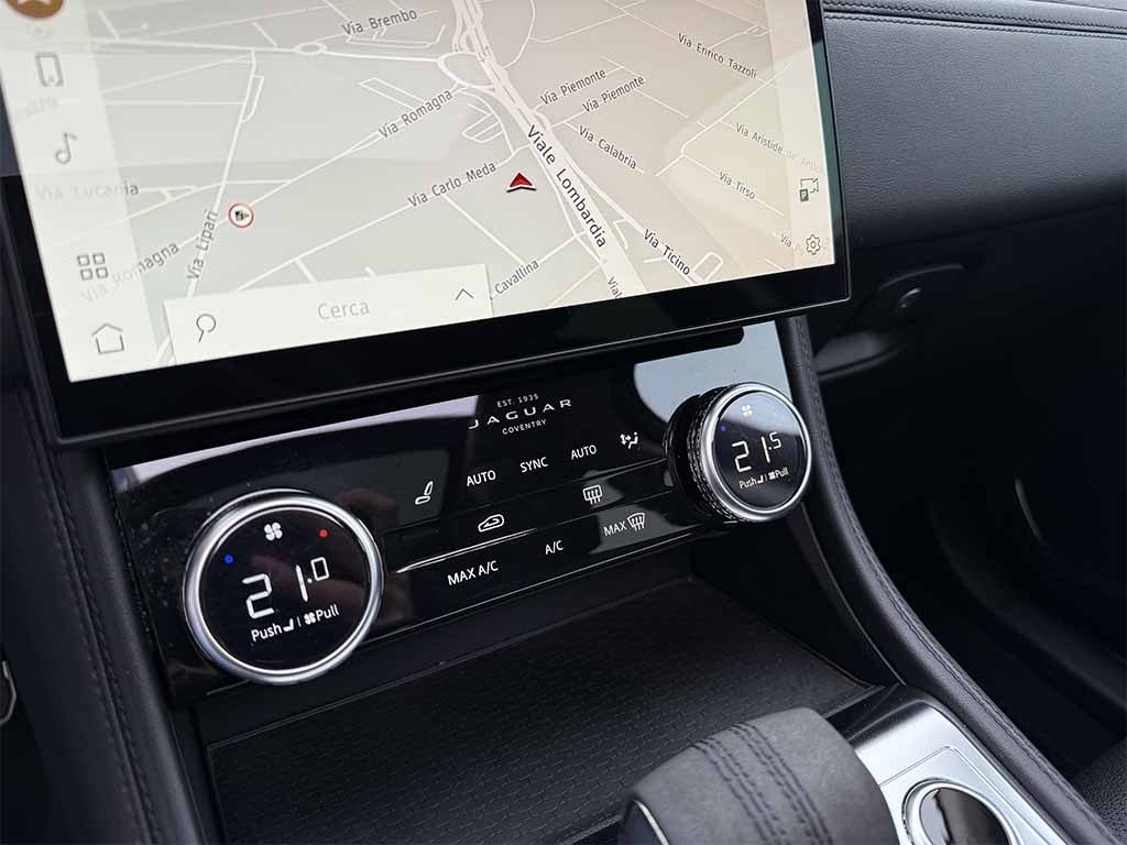 JAGUAR F-Pace 2.0d i4 mhev awd HSE TETTO TELECAMERA IVA ESPOSTA - 18