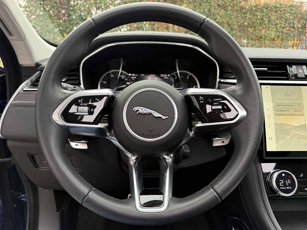 JAGUAR F-Pace 2.0d i4 mhev awd HSE TETTO TELECAMERA IVA ESPOSTA - 15
