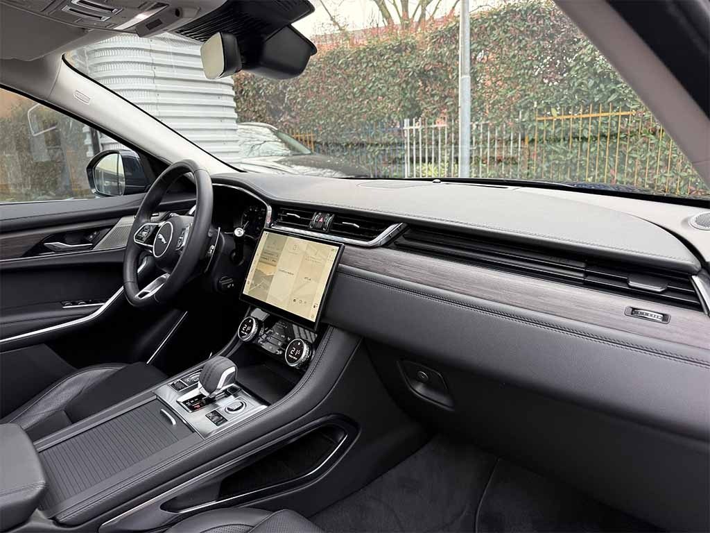 JAGUAR F-Pace 2.0d i4 mhev awd HSE TETTO TELECAMERA IVA ESPOSTA - 30