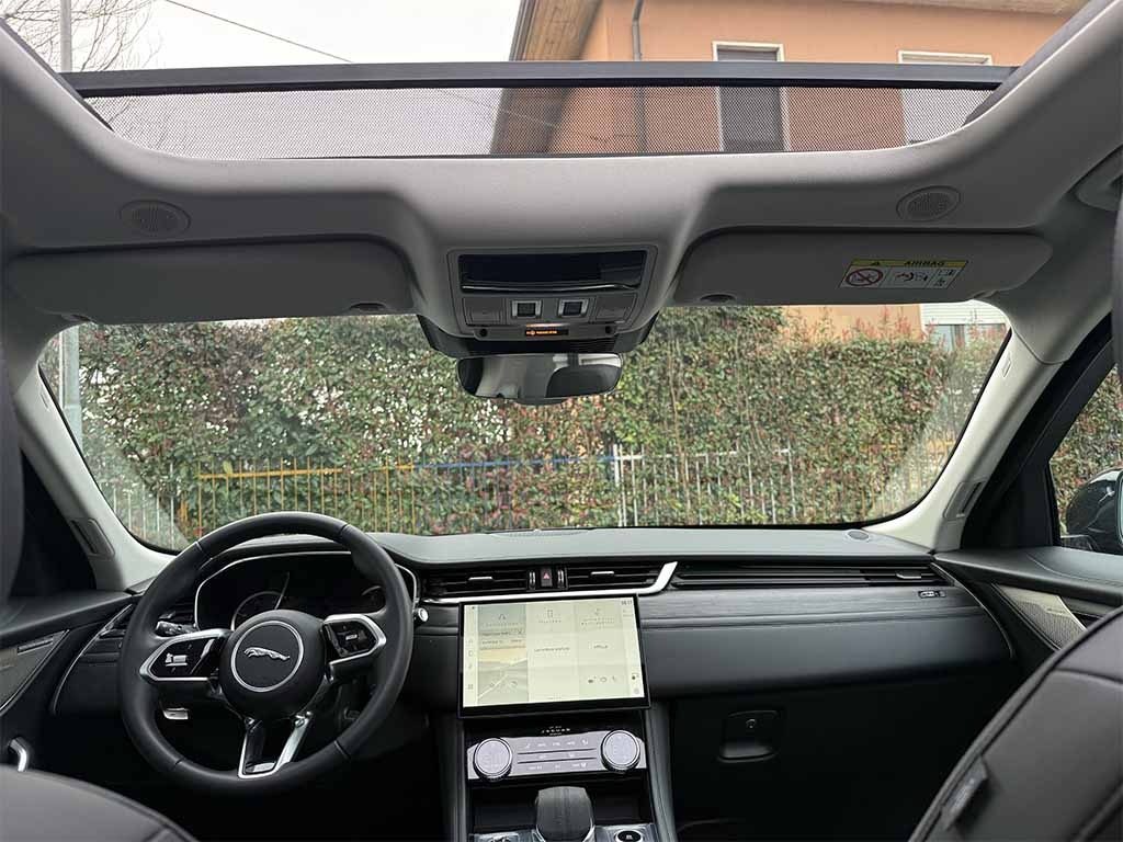 JAGUAR F-Pace 2.0d i4 mhev awd HSE TETTO TELECAMERA IVA ESPOSTA - 32