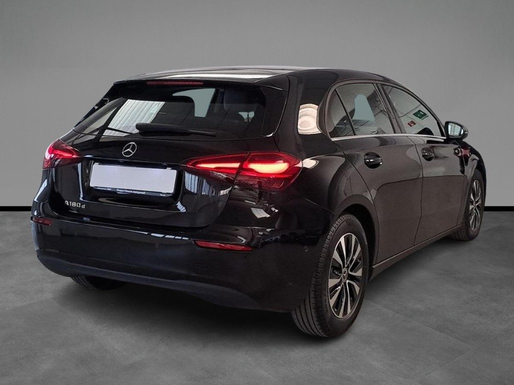 MERCEDES-BENZ A 180 d Automatic Advanced - 15
