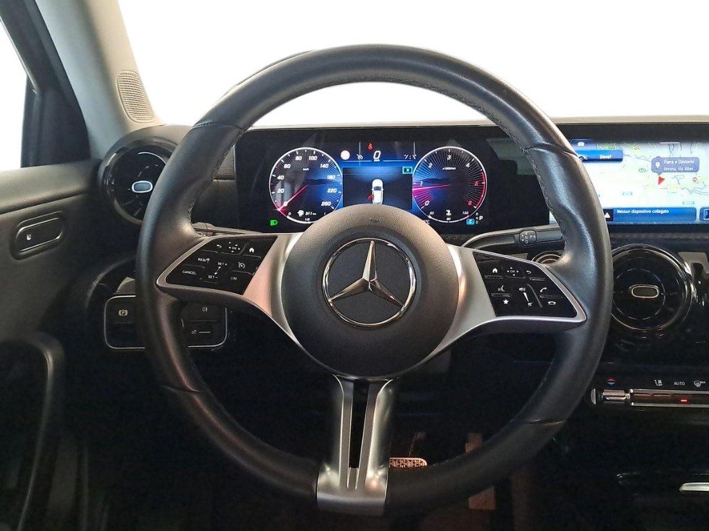 MERCEDES-BENZ A 180 d Automatic Advanced - 9