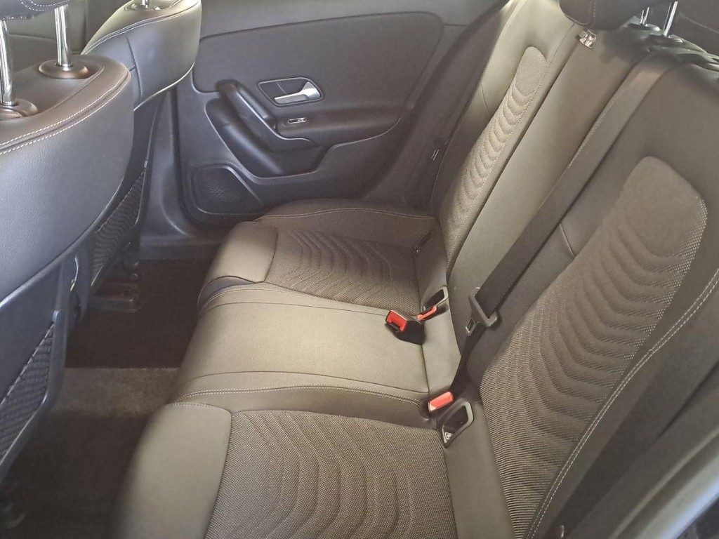 MERCEDES-BENZ A 180 d Automatic Advanced - 10