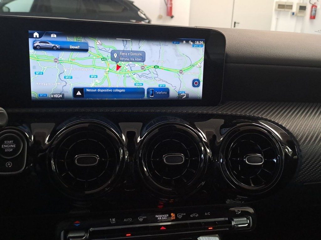 MERCEDES-BENZ A 180 d Automatic Advanced - 11