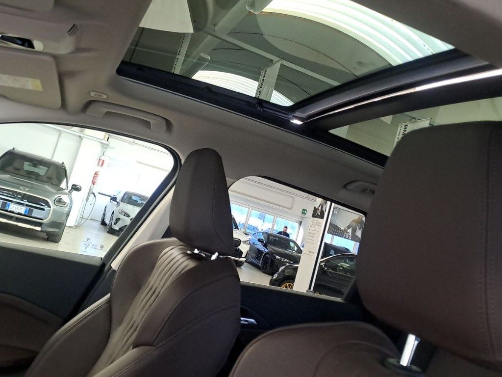 BMW X1 sDrive 18d Aut. + Tetto apr. - 8