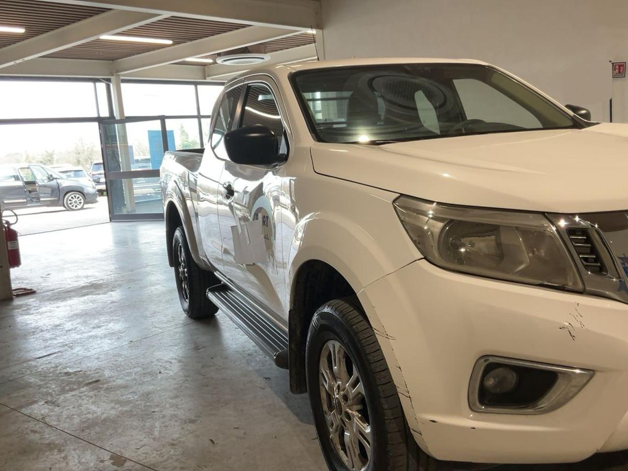 NISSAN Navara 2.3 dCi 4WD King Cab Acenta - 4