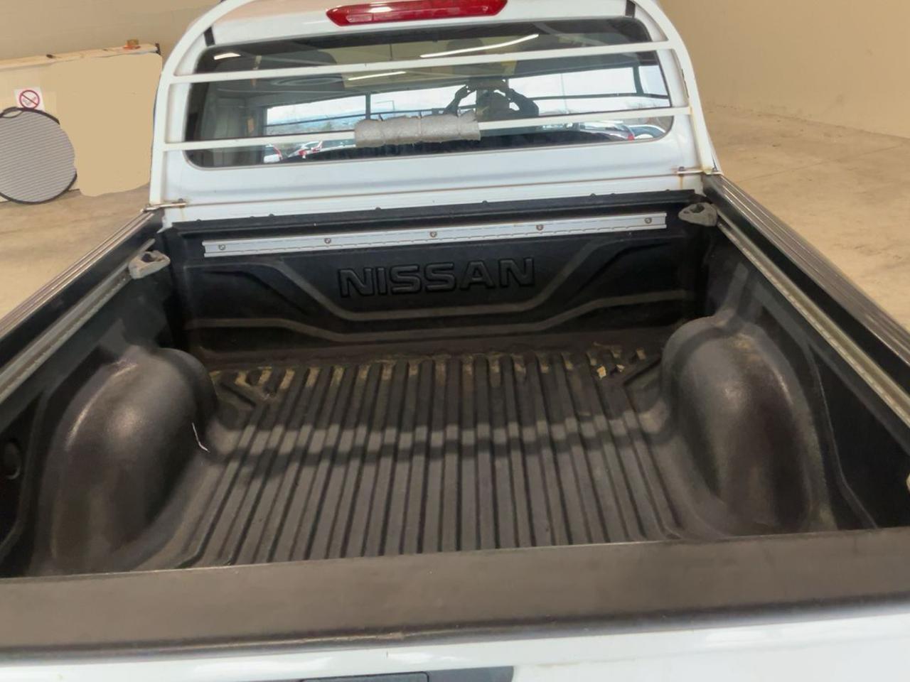 NISSAN Navara 2.3 dCi 4WD King Cab Acenta - 14