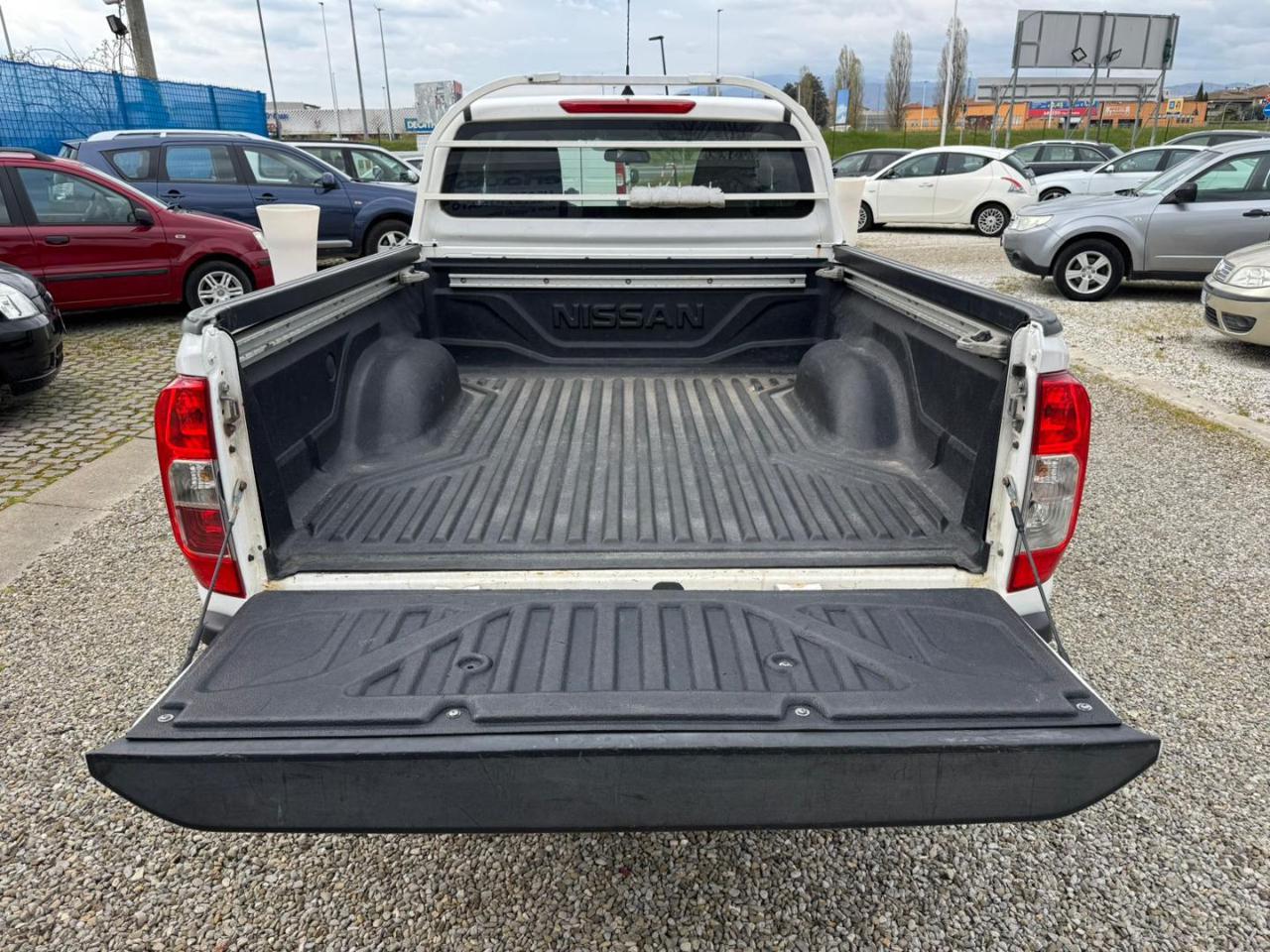 NISSAN Navara 2.3 dCi 4WD King Cab Acenta - 15