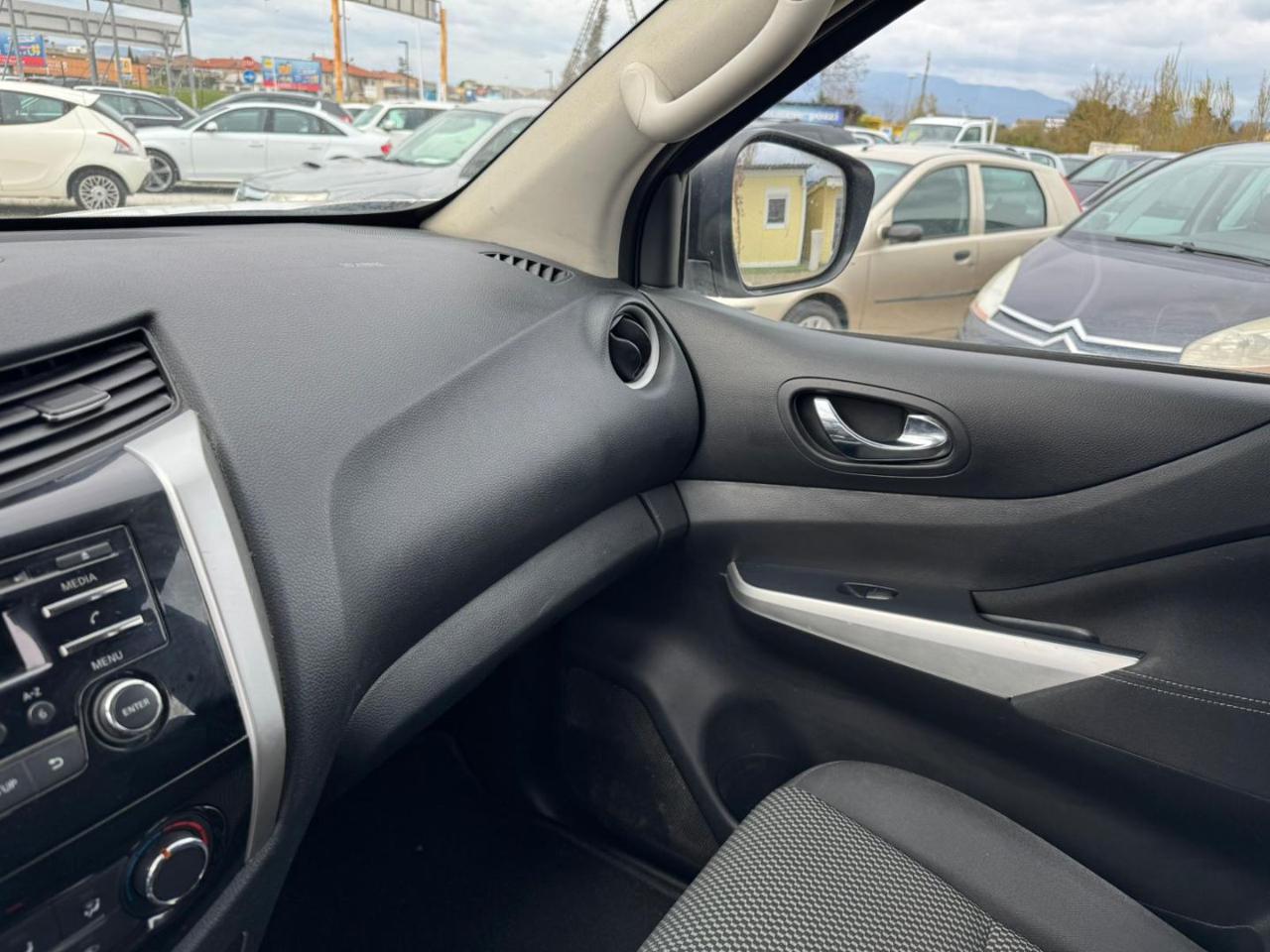 NISSAN Navara 2.3 dCi 4WD King Cab Acenta - 11