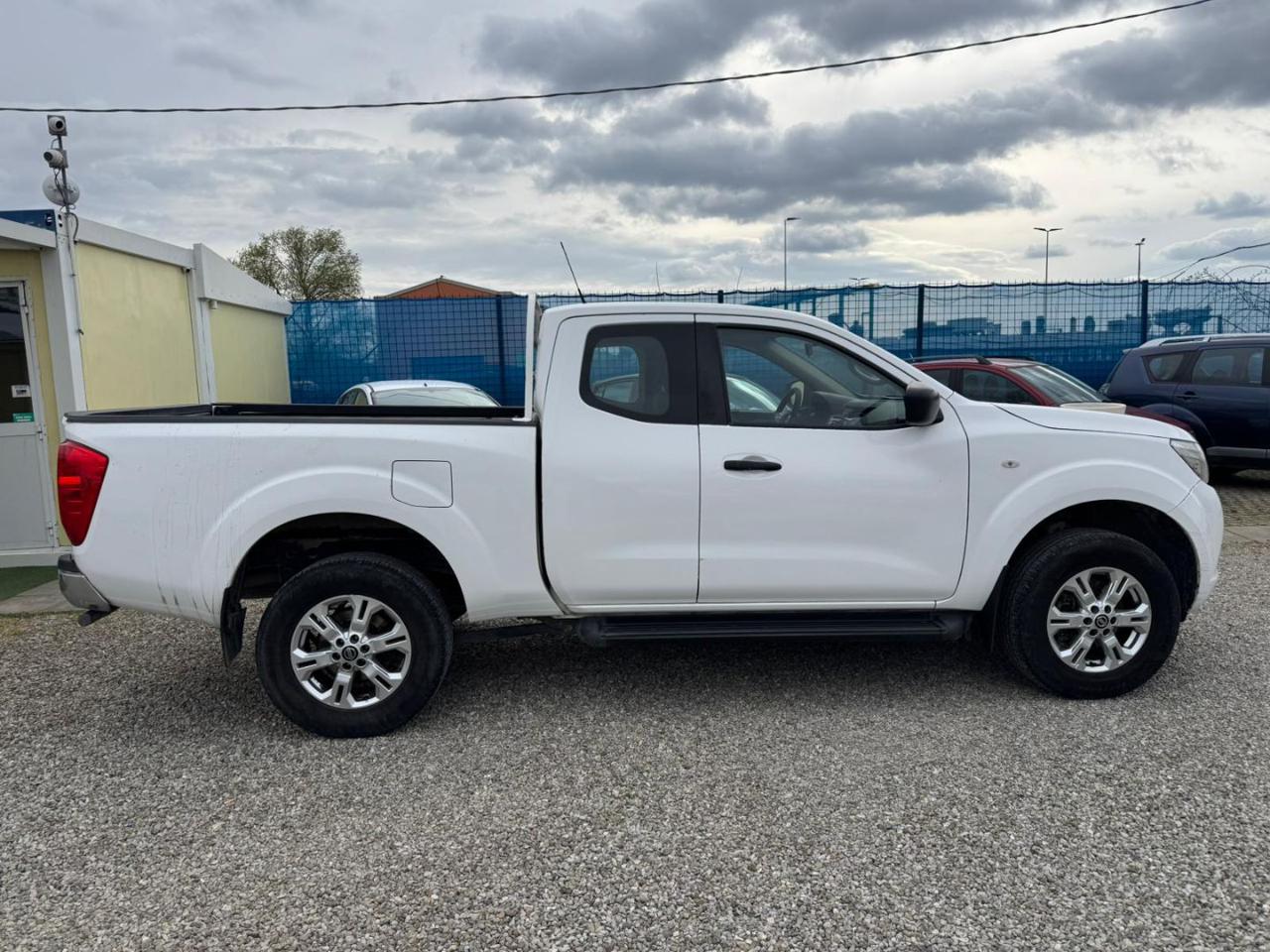 NISSAN Navara 2.3 dCi 4WD King Cab Acenta - 4