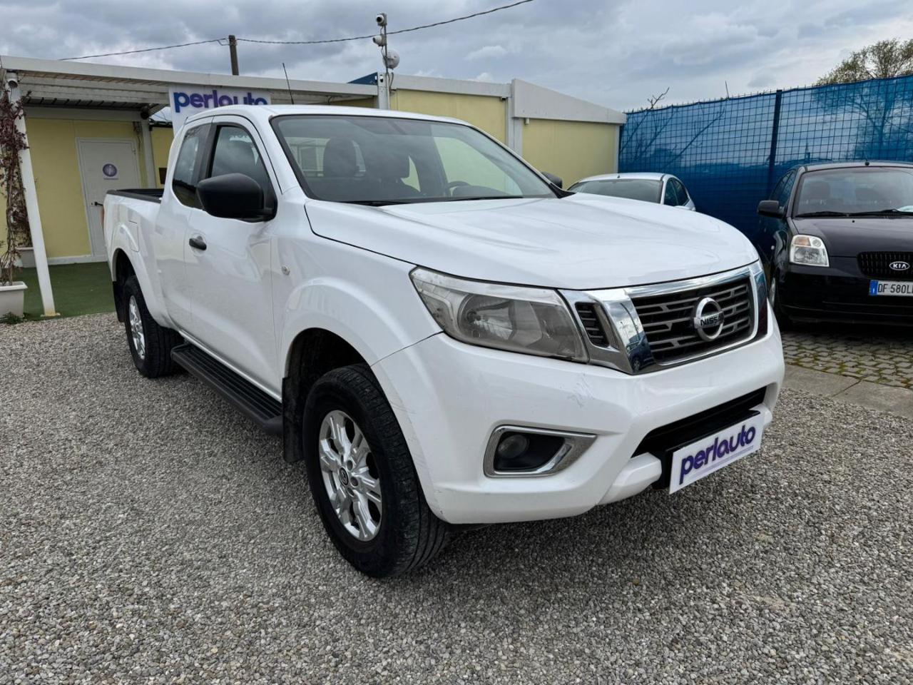 NISSAN Navara 2.3 dCi 4WD King Cab Acenta - 2