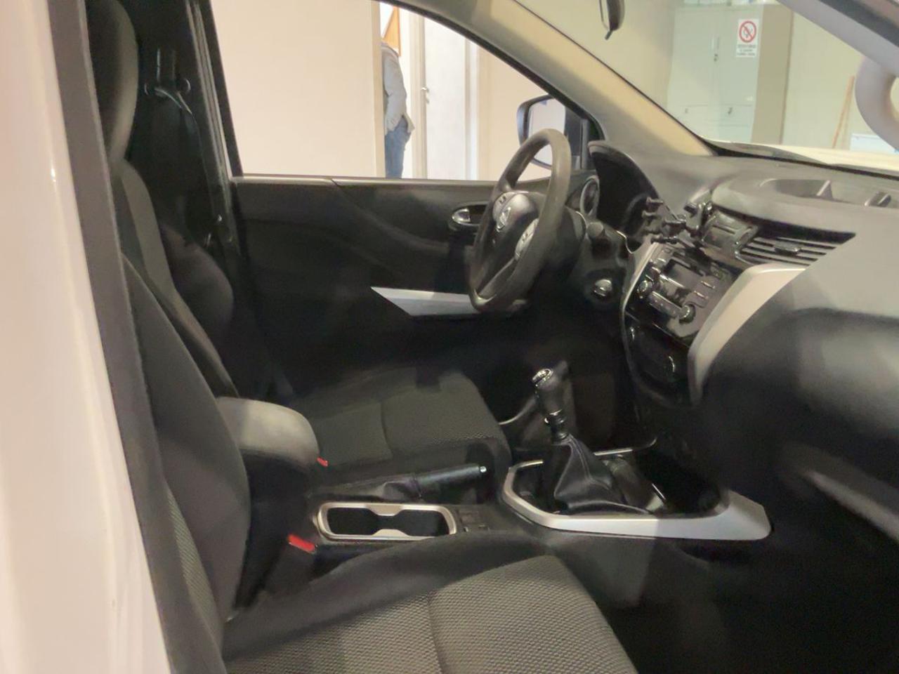 NISSAN Navara 2.3 dCi 4WD King Cab Acenta - 10