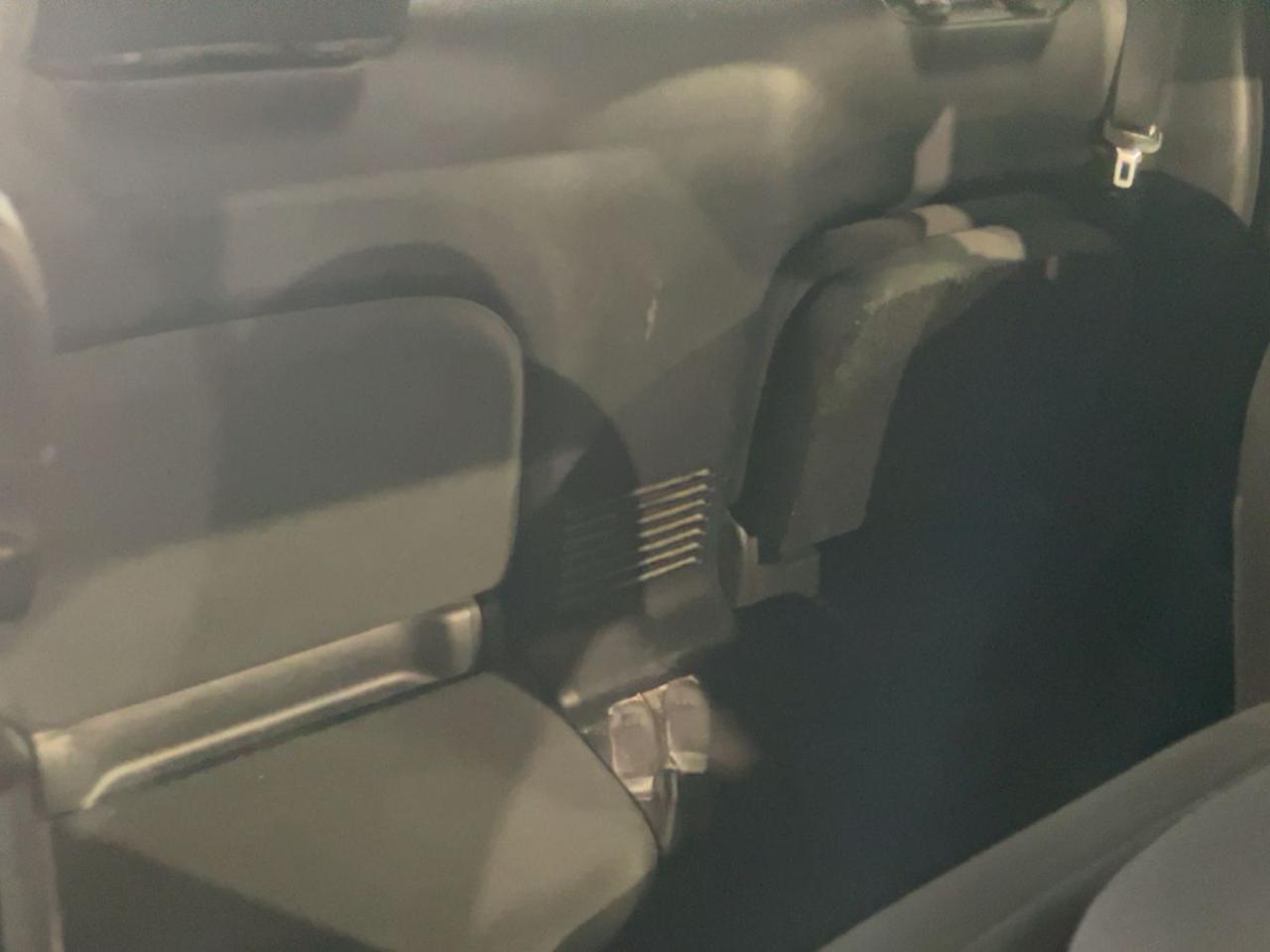 NISSAN Navara 2.3 dCi 4WD King Cab Acenta - 11