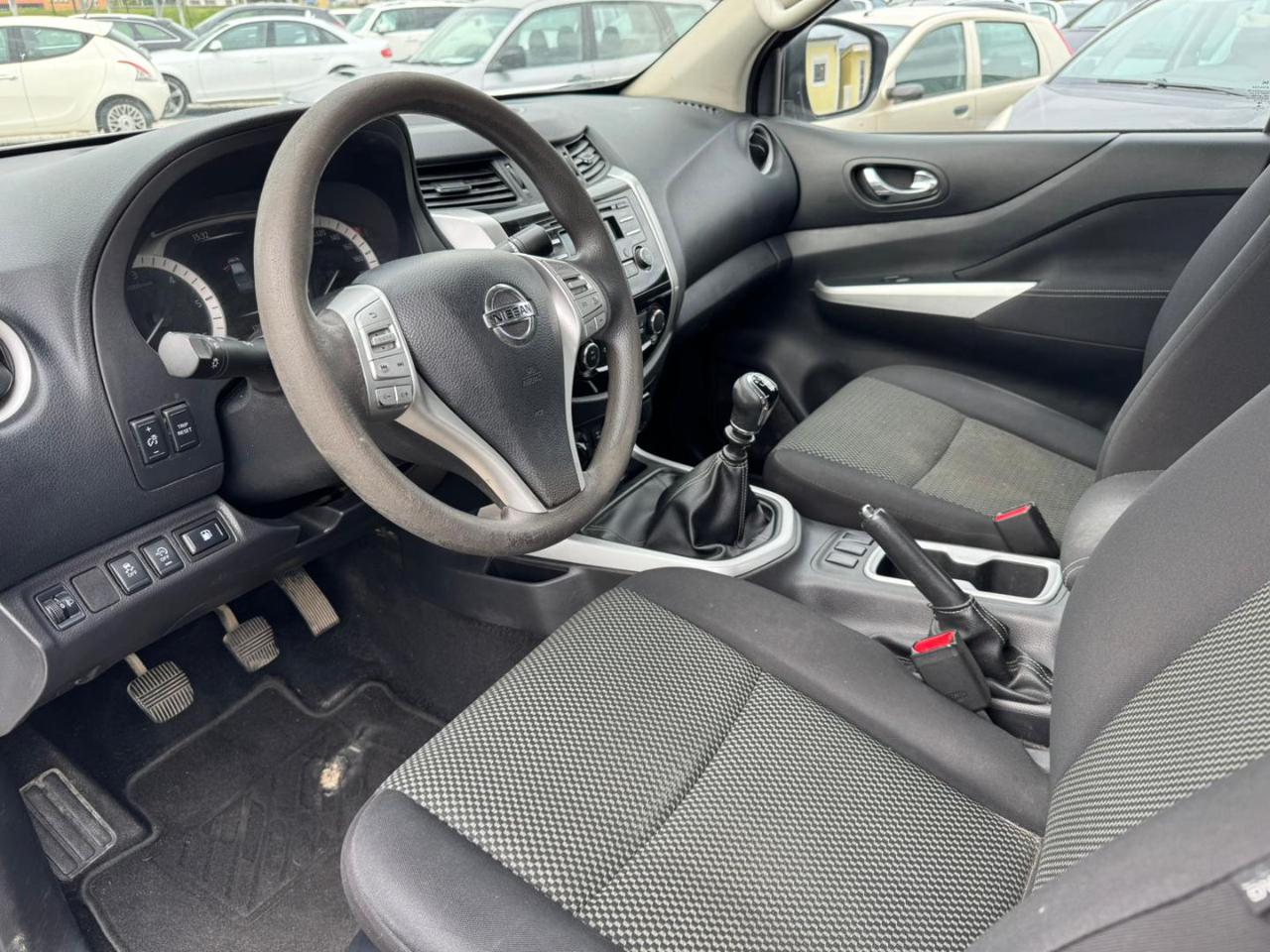 NISSAN Navara 2.3 dCi 4WD King Cab Acenta - 8