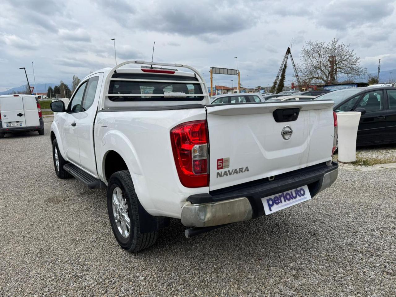 NISSAN Navara 2.3 dCi 4WD King Cab Acenta - 5