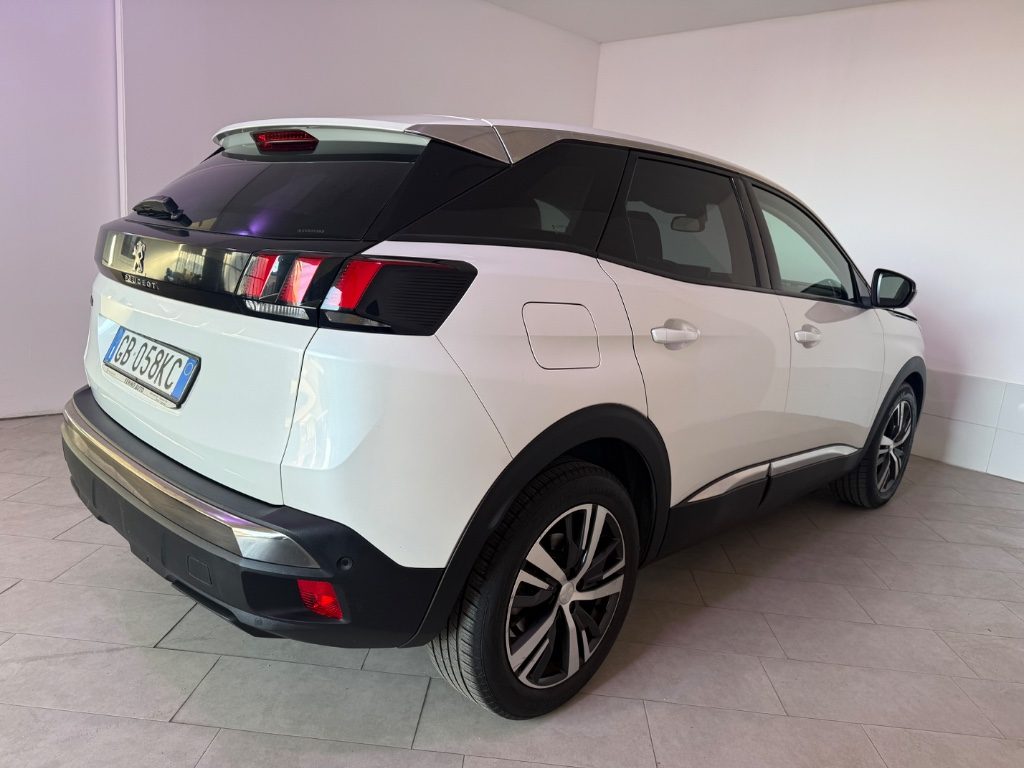PEUGEOT 3008 PureTech Turbo 130 S&S Allure - 9