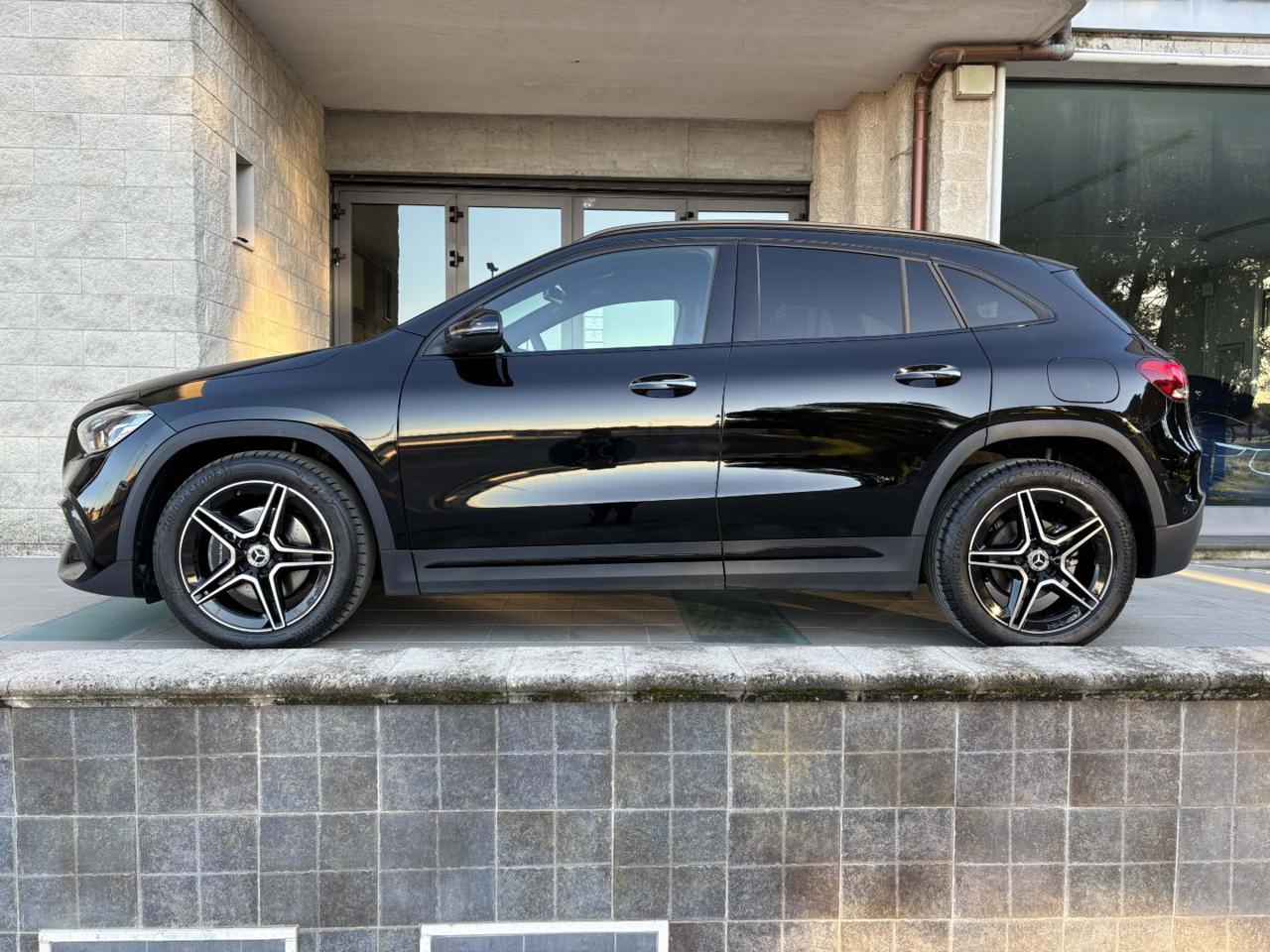 MERCEDES-BENZ GLA 200 d Automatic Premium Amg Pack Night - 8