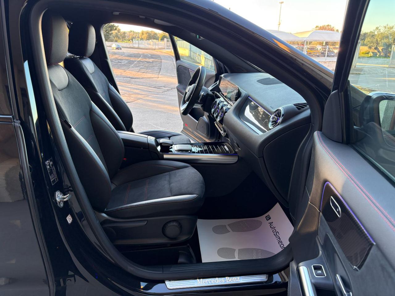 MERCEDES-BENZ GLA 200 d Automatic Premium Amg Pack Night - 9