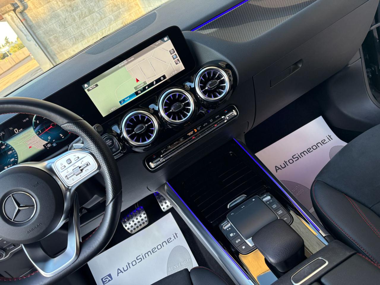 MERCEDES-BENZ GLA 200 d Automatic Premium Amg Pack Night - 24