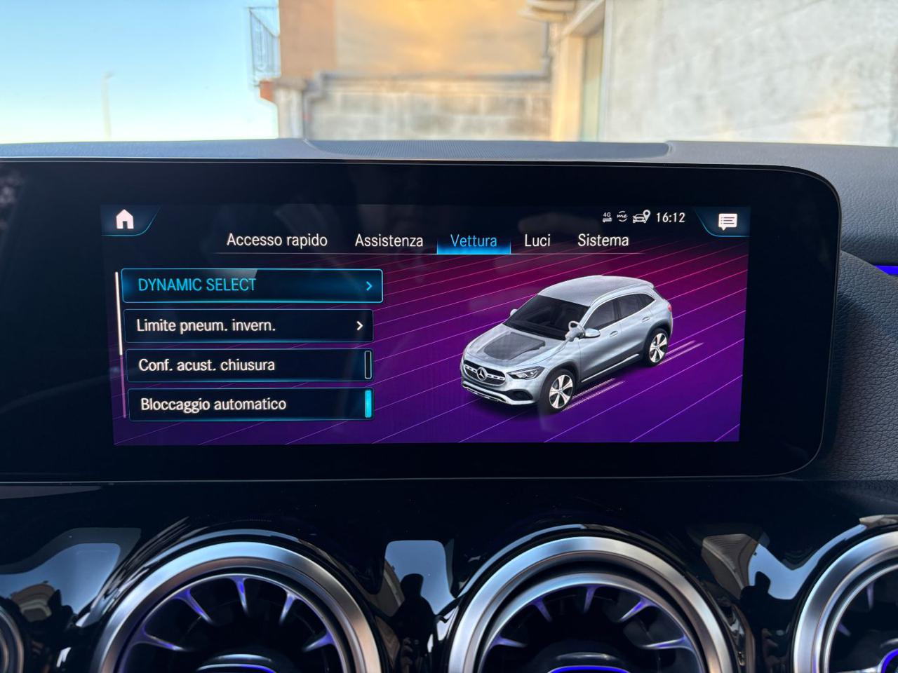 MERCEDES-BENZ GLA 200 d Automatic Premium Amg Pack Night - 28