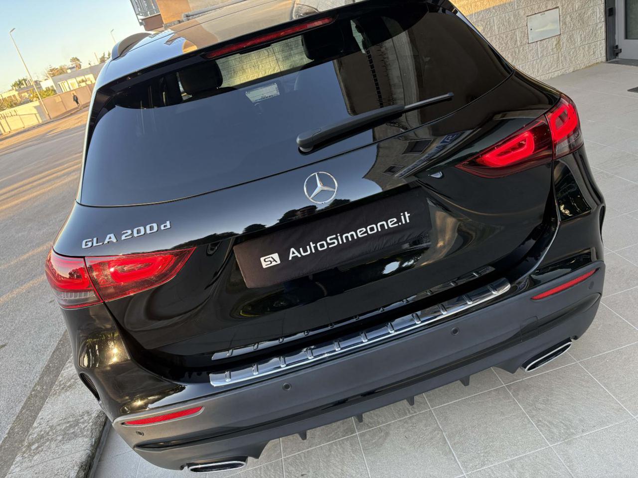 MERCEDES-BENZ GLA 200 d Automatic Premium Amg Pack Night - 37