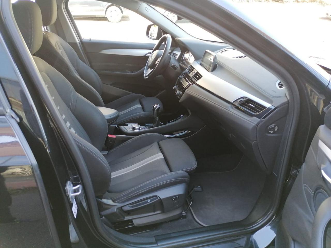 BMW X2 sDrive18d Business-X - 18