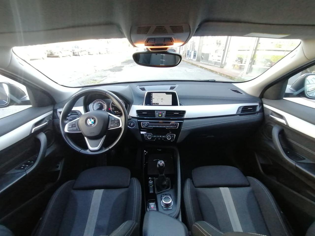 BMW X2 sDrive18d Business-X - 24