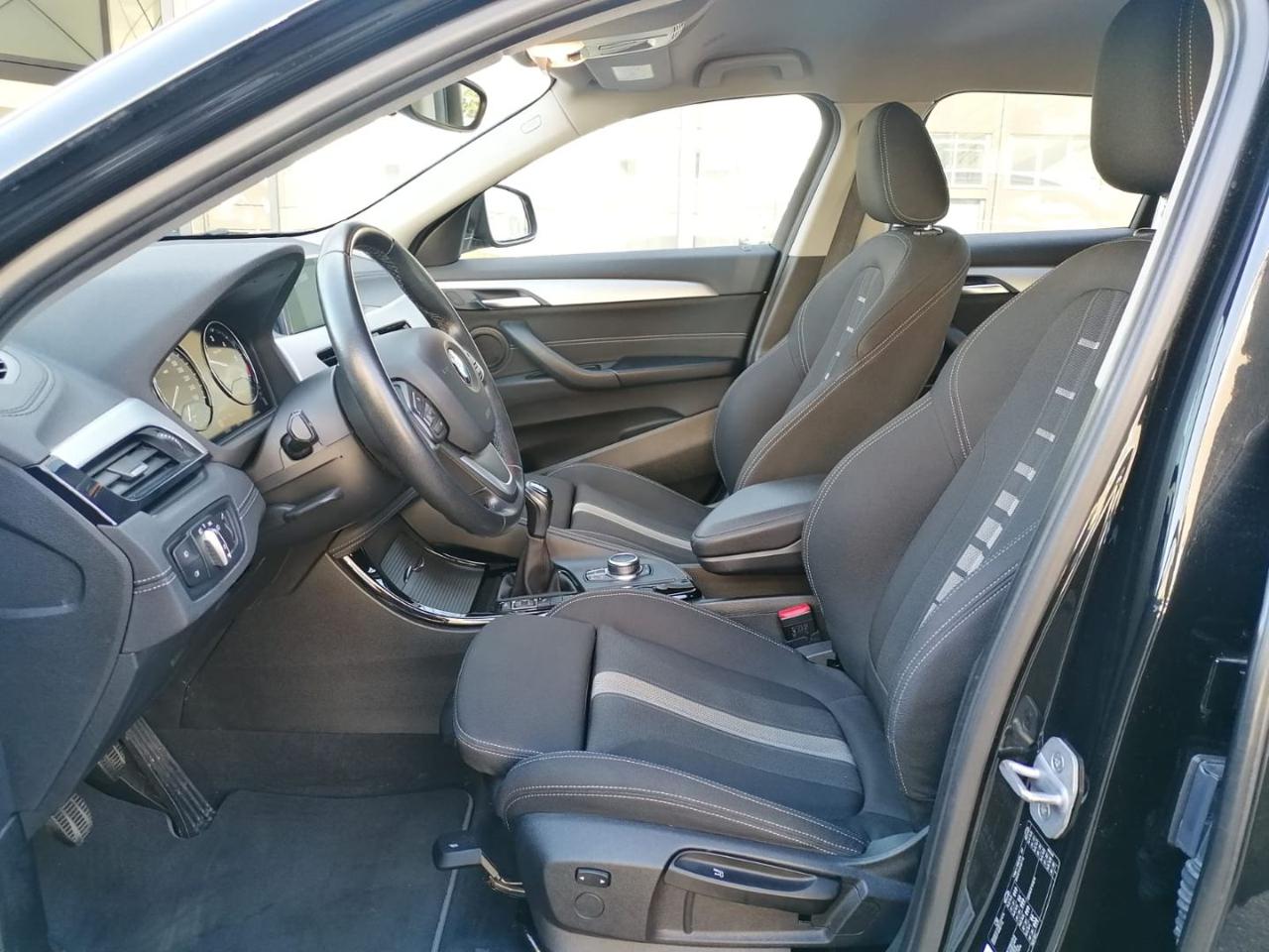 BMW X2 sDrive18d Business-X - 27