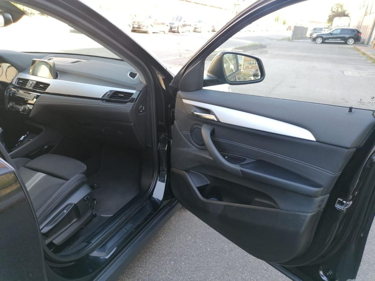 BMW X2 sDrive18d Business-X - 17