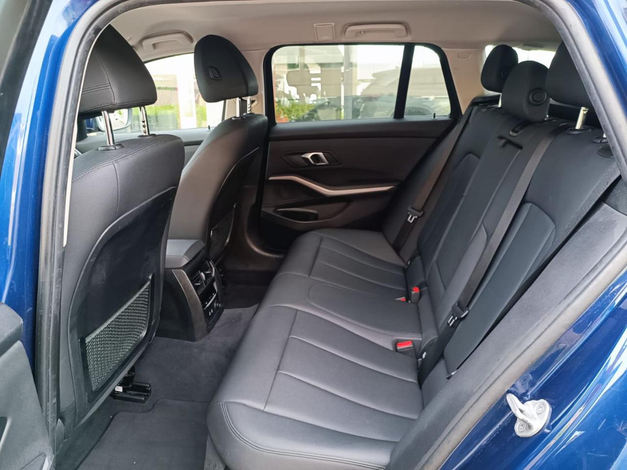 BMW 320 d 48V Touring Business Advantage - 17