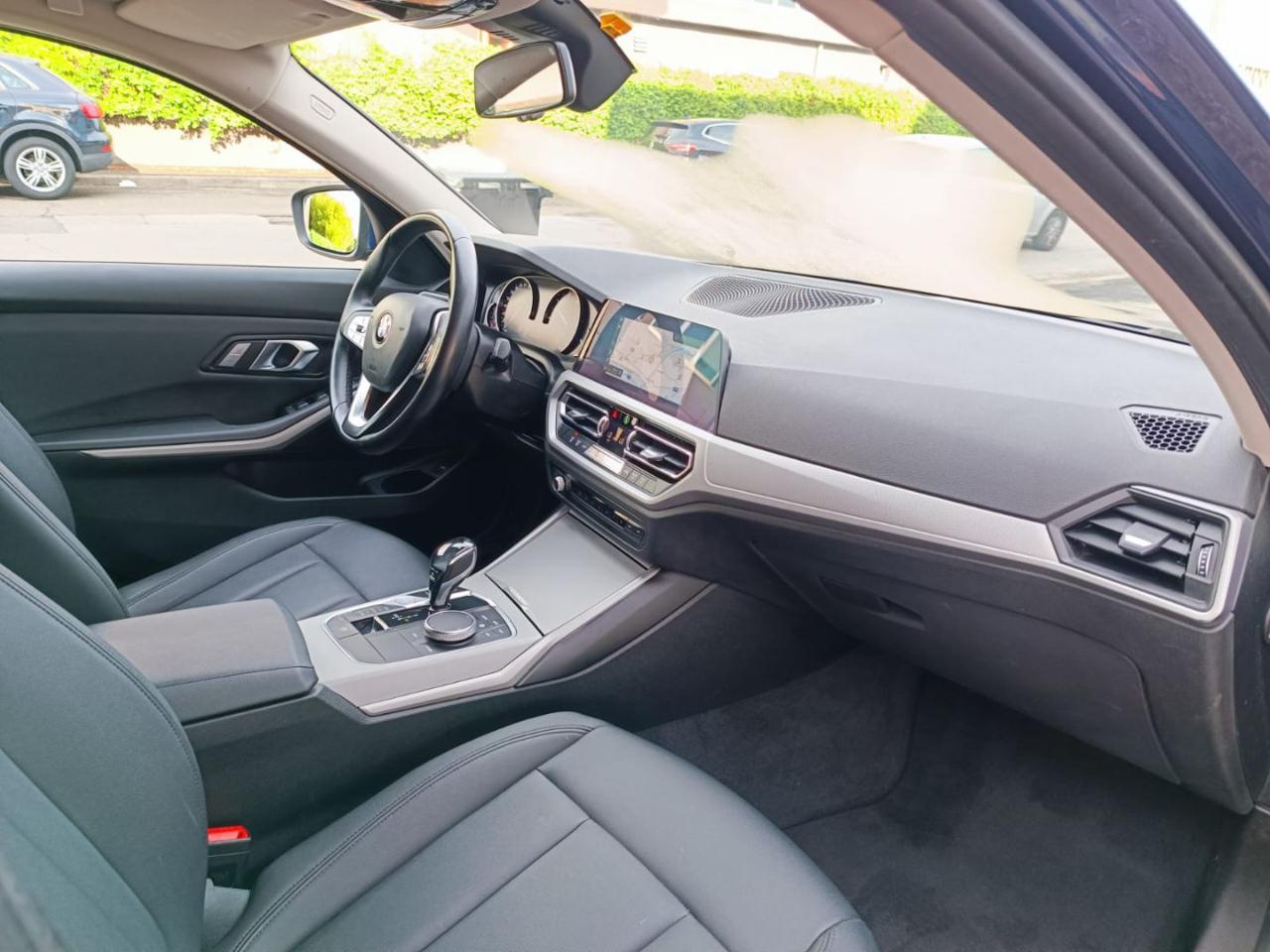 BMW 320 d 48V Touring Business Advantage - 10