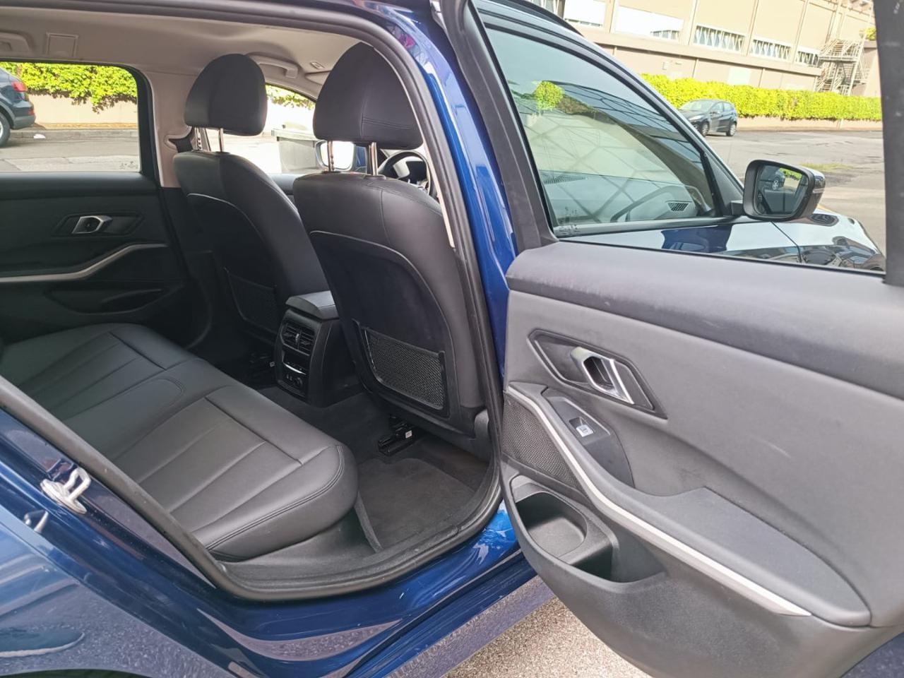 BMW 320 d 48V Touring Business Advantage - 12