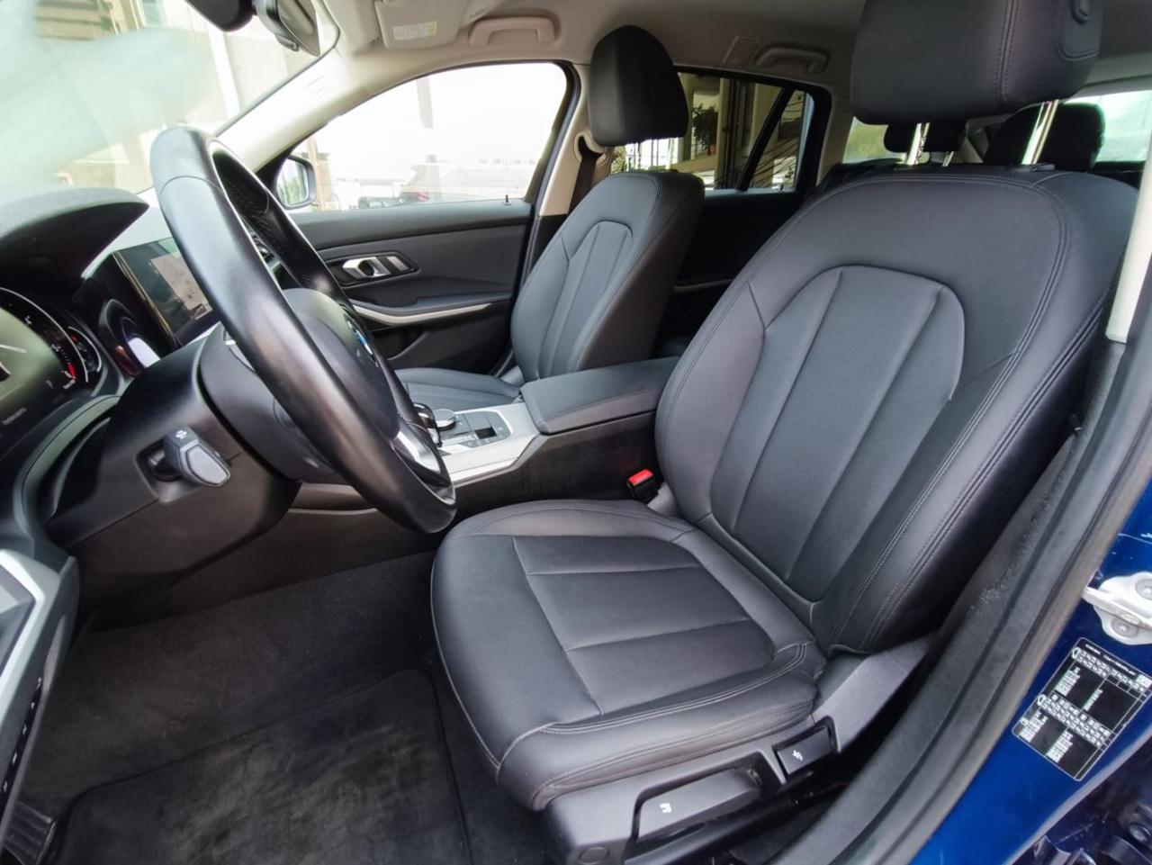 BMW 320 d 48V Touring Business Advantage - 25