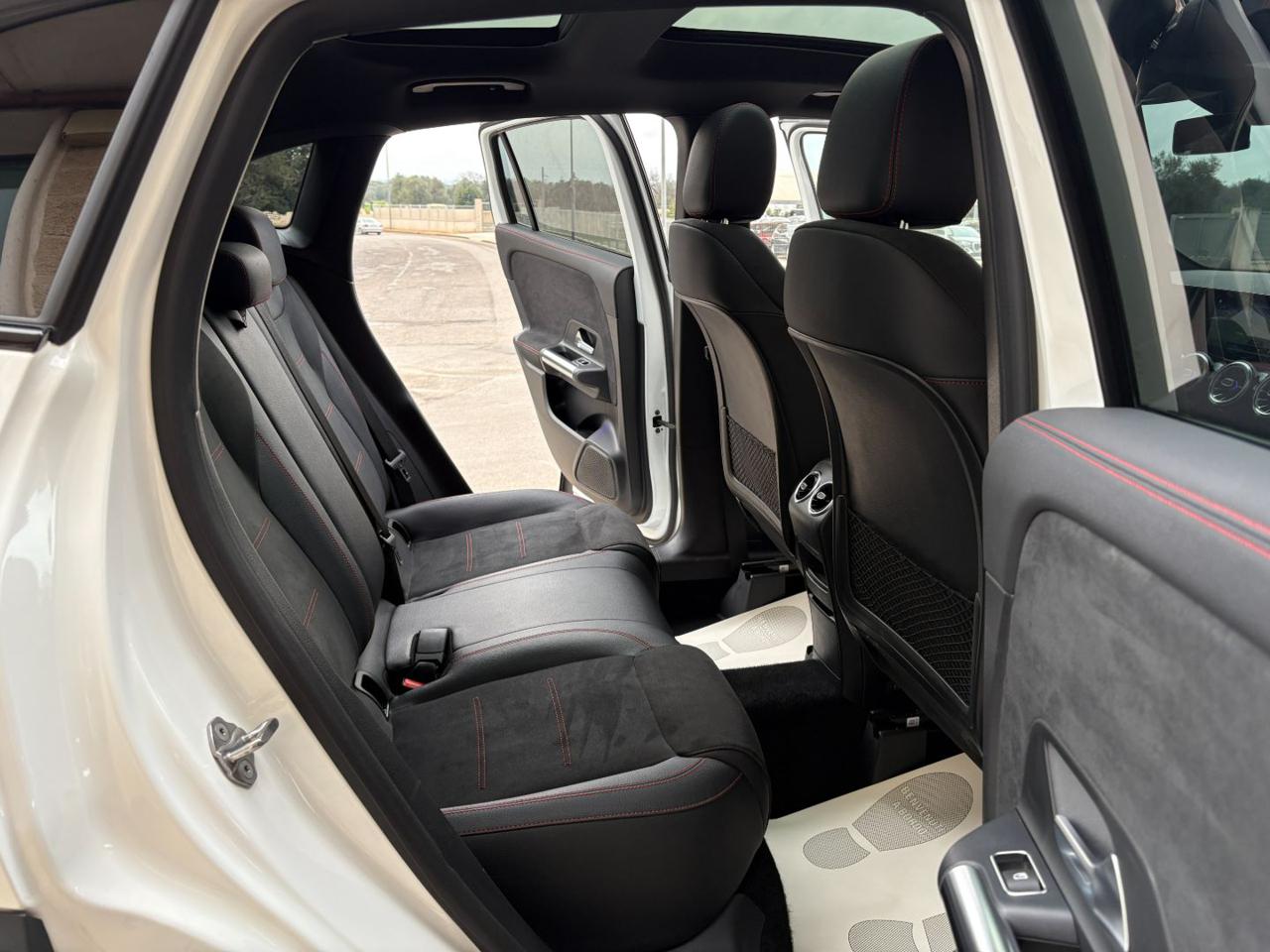 MERCEDES-BENZ GLA 200 d Automatic Premium Amg TETTO-PACK NIGHT - 13